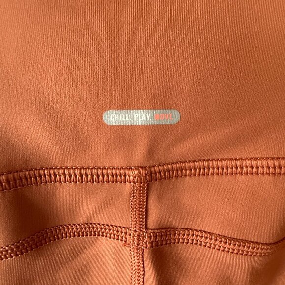 Women's M Aerie Chill Play Move Terracotta Leggings Cut Out Design High Waisted - Picture 7 of 9